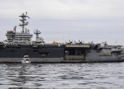 El portaaviones USS Nimitz (CVN-68) se observa en la bahía de Guanabara, en Río de Janeiro, Brasil, el 8 de mayo de 2026.