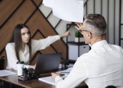Discriminación etaria es una realidad en el mercado laboral, afectando las oportunidades de empleo y crecimiento profesional.