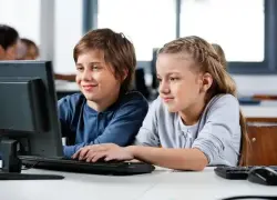 A nivel mundial, sobre todo en Europa, siguen creciendo las dudas sobre el impacto negativo del uso de herramientas como ChatGPT sobre los procesos de aprendizaje.