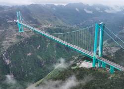 El puente del Gran Cañón de Huajiang, el más alto del mundo, se ve en la provincia de Guizhou, en el suroeste de China, el 27 de septiembre de 2025.