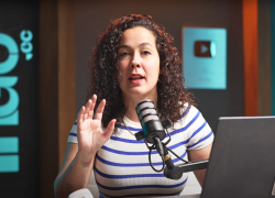 Alondra Santiago deja Ecuador tras revocatoria de visa y acusa al Gobierno de poner en riesgo su vida: promete regresar