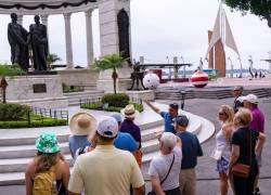 El 26 de diciembre la ciudad recibió la visita de más de 400 turistas del crucero Silver Moon, quienes recorrieron el Cerro Santa Ana y el Malecón Simón Bolívar.