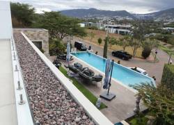 Lujosa vivienda allanada en Cumbayá, provincia de Pichincha.