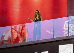 La cantante colombiana Shakira ofreció un concierto gratis este martes en Times Square, Nueva York (EE.UU.). La cantante colombiana Shakira paralizó Times Square donde convocó a miles de personas.