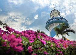 Las Peñas y el faro es uno de los sitios más visitados por los turistas.