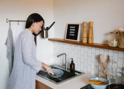 Se trata de contenido que muestra el día a día de mujeres que realizan actividades domésticas como: limpiar la casa, organizarla, regar las plantas, hacer la compra, arreglarse las uñas y el cabello, entre otras.