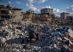 Los nuevos sismos en Turquía dificultan las operaciones de búsqueda entre los escombros.