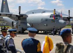Fotografía de un avión Hércules C-130 donado por Estados Unidos a las Fuerzas Armadas de Ecuador para el combate a las bandas del crimen organizado y operaciones en casos de emergencia meteorológica.
