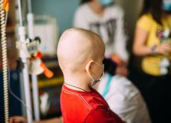 Referencial. Un niño con cáncer en un hospital.