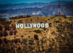 El letrero que presenta Hollywood ante el mundo, que se alza sobre las colinas de la ciudad, cumple un siglo en 2023.