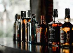 Quienes ingresen al Ecuador podrán traer un máximo de 3 litros de bebidas alcohólicas en su equipaje sin pagar impuestos.