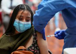 Tenemos todavía vacunas suficientes como para cubrir a toda la población”, dijo Garzón.