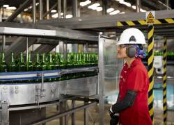 Personal de Cervecería Nacional.