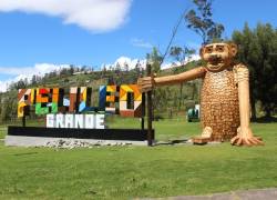 El cantón de la provincia de Tungurahua, conocido por su industria textilera y de jeans, impulsó un proyecto de figuras gigantes de madera para dar la bienvenida a cada parroquia.