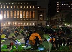 Universidad de Columbia, trinchera de estudiantes contra la guerra en Gaza: hay unos 300 detenidos por protestas