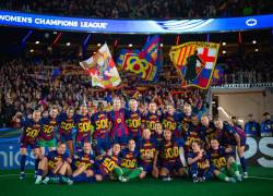 Jugadoras del FC Barcelona celebraron el pase a siguiente ronda de la Champions League Femenina.