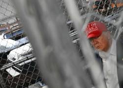 El presidente de Estados Unidos, Donald Trump, visita otro centro de detención de migrantes, conocido como Alcatraz de los Caimanes.