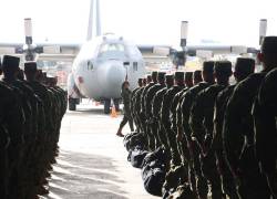 Militares en operaciones para contener el crimen organizado en Ecuador. (API/Rolando Enríquez)