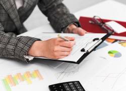 CNE calificó a dos empresas para realizar encuestas y exit poll.