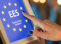 Punto de control fronterizo para escanear biométricamente datos personales al ingresar o salir del espacio Schengen.