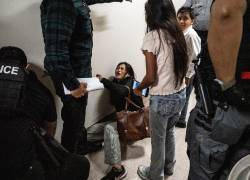 La mujer cayó al suelo durante un altercado con un agente federal el 25 de septiembre de 2025 en la ciudad de Nueva York.