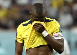 El delantero Enner Valencia se lamenta hoy tras la derrota de la Tri contra Senegal en la última jornada de fase de grupos del Mundial Catar 2022.