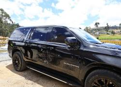 El vehículo en el que se trasladaba Daniel Noboa resultó impactado por pedradas de manifestantes en Cañar.