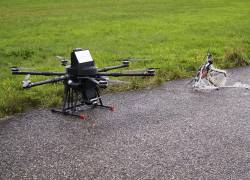Se han desarrollado drones que capturan en el aire a otros aviones no tripulados con el fin de investigar los usos que se dan a esos objetos considerados sospechosos.