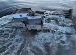 Ataque destruye represa en Ucrania: hay pueblos inundados y alarma por peligro de catástrofe nuclear