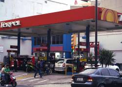Fotografía referencial de una gasolinera en Cuenca.