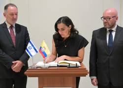 Abad en una ceremonia en la que conoció al presidente de Israel, Isaac Herzog.