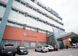 Foto de exteriores de la clínica privada Alfredo Paulson, en Guayaquil.