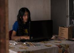 Un nuevo informe sobre la situación de las niñas y mujeres revela que el nivel de exposición a mentiras e información falsa en internet está impactando sus vidas.