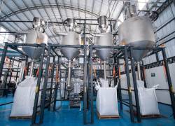 Planta de producción de pellet grado alimenticio a base de plástico PET reciclado.