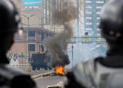 La Policía dispersa a manifestantes en Quito