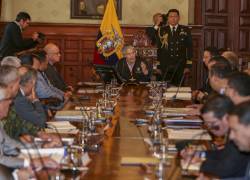 El presidente ecuatoriano Guillermo Lasso, lidera hoy el Consejo de Seguridad Pública y del Estado (Cosepe), en el Palacio de Carondelet en Quito.