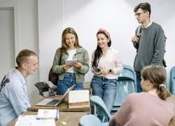 Jóvenes universitarios.