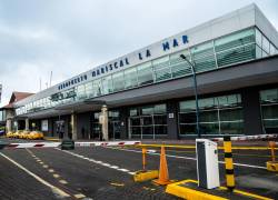Exteriores del Aeropuerto Mariscal ' La Mar', de la ciudad de Cuenca en Ecuador.
