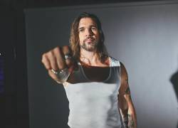 El colombiano Juanes está inmerso en la gira europea de presentación de su último disco, 'Vida cotidiana', que publicó en 2023 y con el que ahora llega a España para ofrecer un show en el que promete altas dosis de rock, fiesta y diversión.