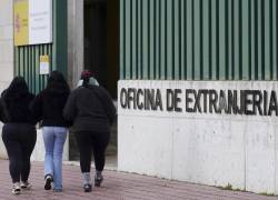 La regularización extraordinaria permitirá que aproximadamente medio millón de migrantes accedan a un permiso de residencia y trabajo.
