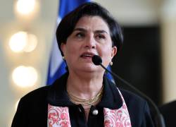 La canciller de Ecuador, Gabriela Sommerfeld, habla en una rueda de prensa durante el encuentro de alto nivel para el combate de la delincuencia organizada transnacional.