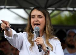 La candidata presidencial colombiana Paloma Valencia, del partido Centro Democrático, habla durante un mitin de campaña en Rionegro, departamento de Antioquia, Colombia, el 13 de abril de 2026.