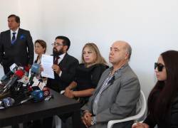 La familia de Fernando Villavicencio Valencia, en rueda de prensa