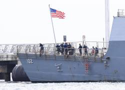 Integrantes de la tripulación del buque de guerra USS Sampson (DDG-102) de la Armada de los Estados Unidos, uno de los que se encuentran desplegados en aguas cercanas a Venezuela.