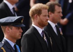 William, príncipe de Gales; Príncipe Harry, Duque de Sussex y Peter Phillips durante el funeral de la reina Elizabeth II.