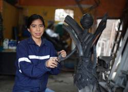 Siete artistas locales han realizado esculturas y artículos varios con caucho reciclado.