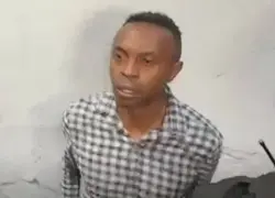 Captura de video que muestra al exfutbolista durante su detención, este martes 1 de septiembre.