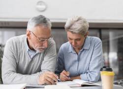 ¿En qué condiciones se da el aumento automático en la pensión de jubilación del IESS?