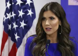 Kristi Noem, quien actualmente se desempeña como enviada especial para la iniciativa ‘Escudo de las Américas’.