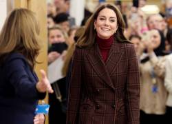 La princesa británica Catherine de Gales reacciona durante una visita al Hospital Royal Marsden en el oeste de Londres el 14 de enero de 2025.